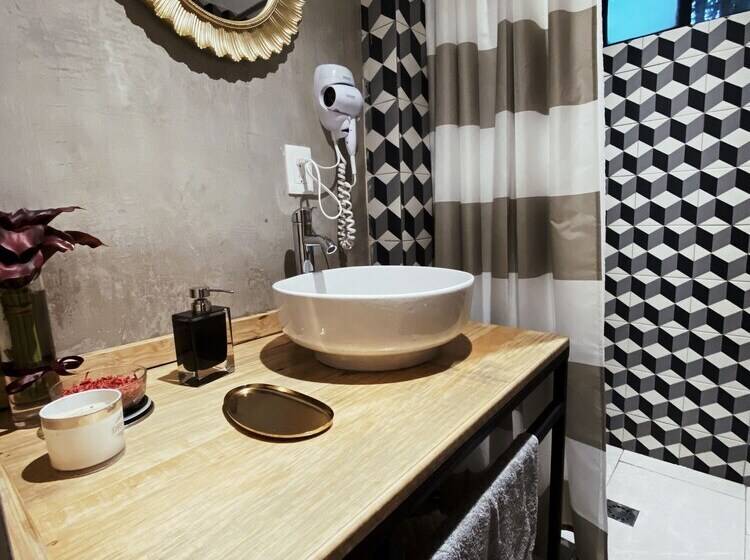 ホテル Tinychillhouse