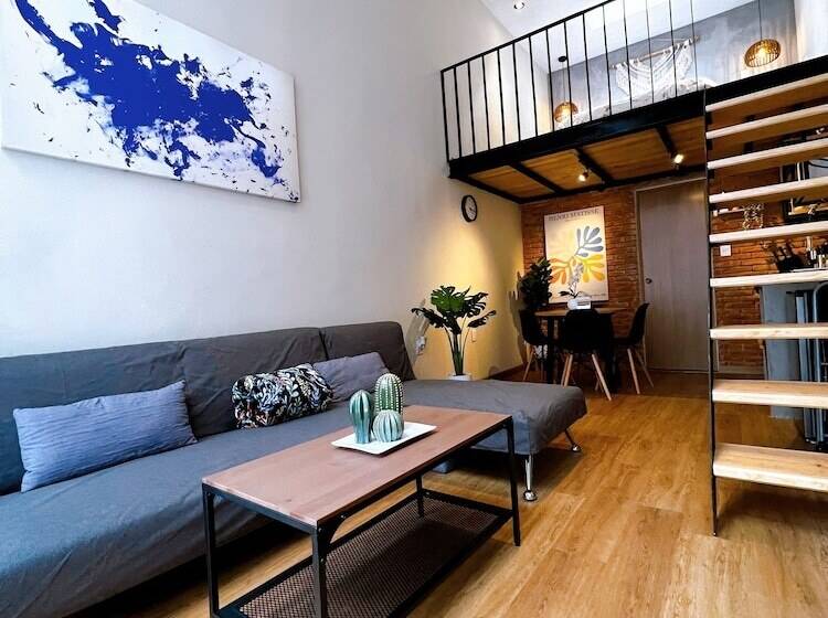 ホテル Tinychillhouse