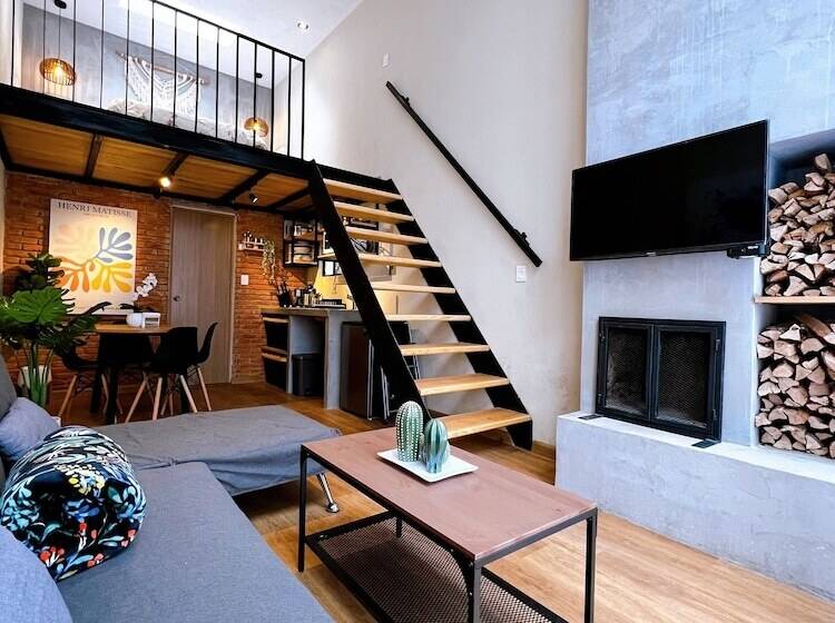 ホテル Tinychillhouse