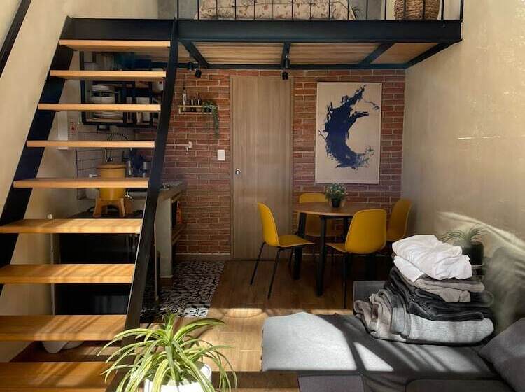 ホテル Tinychillhouse