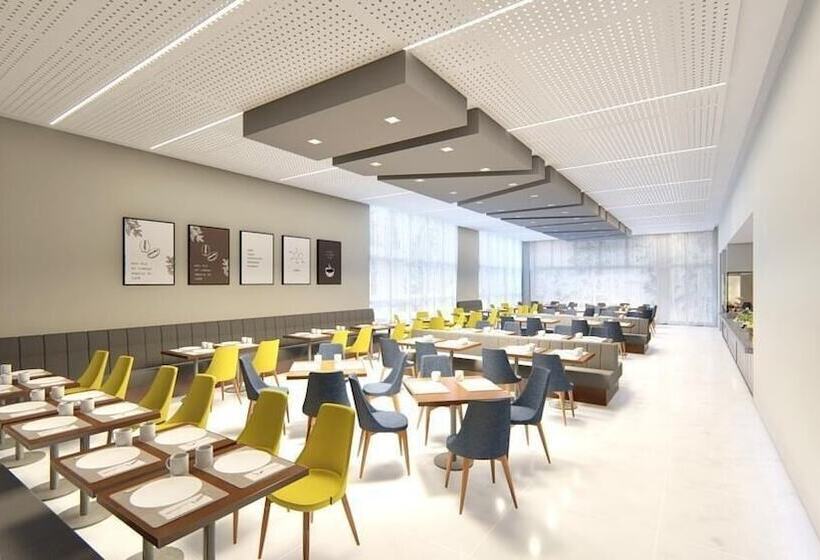 ホテル Monaro Guaporé