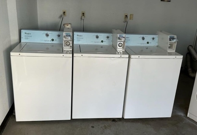 فندق على الطريق Home Lodge