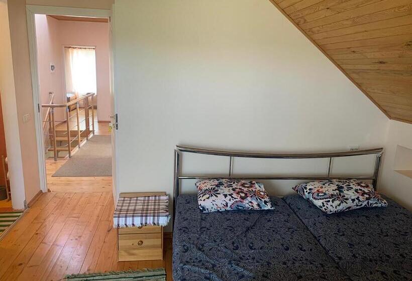 پانسیون Artless