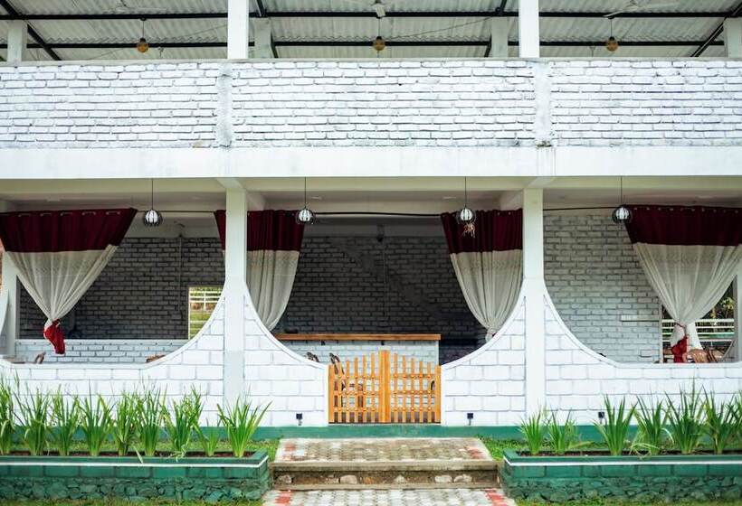 Pensió Capital Resort Inn