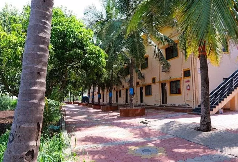 Majatalo Iskcon Chandrabhaga Guest House