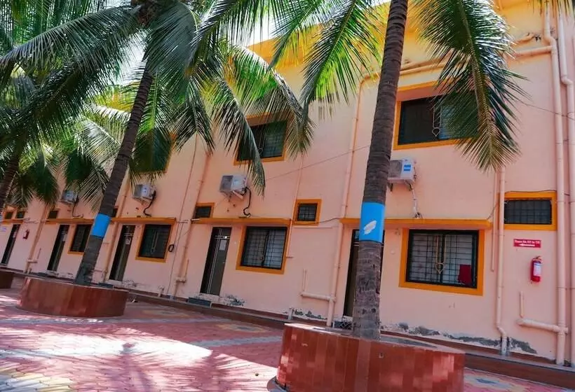 Majatalo Iskcon Chandrabhaga Guest House