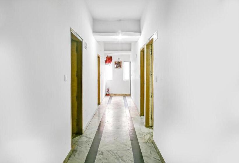 Hotel Crown Continental Near Sarai Rohilla Railway Station