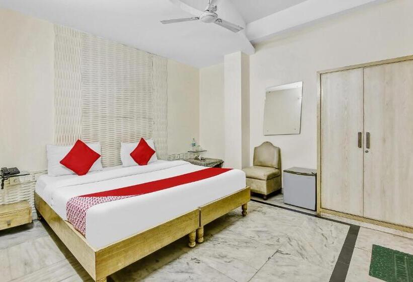 Hotel Crown Continental Near Sarai Rohilla Railway Station