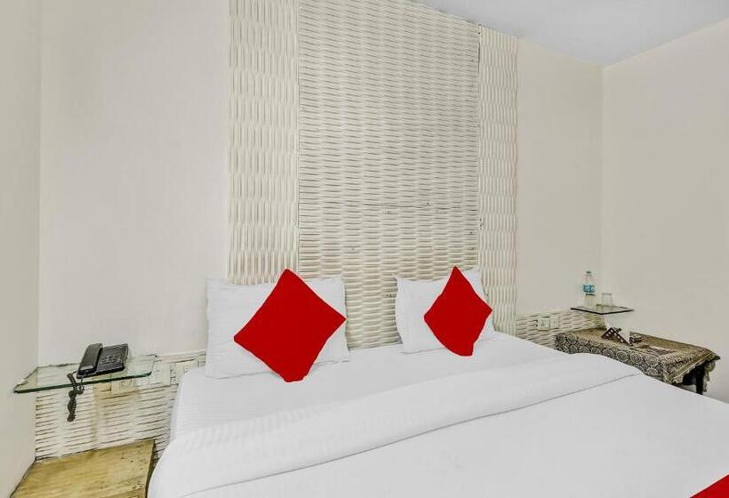 Hotel Crown Continental Near Sarai Rohilla Railway Station