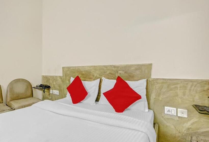 Hotel Crown Continental Near Sarai Rohilla Railway Station