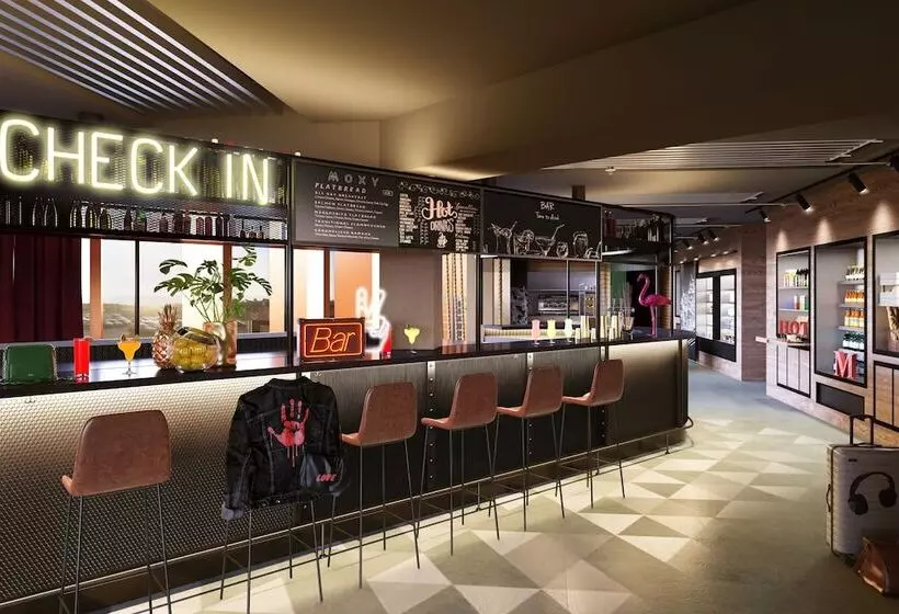 هتل Moxy Luxembourg Airport