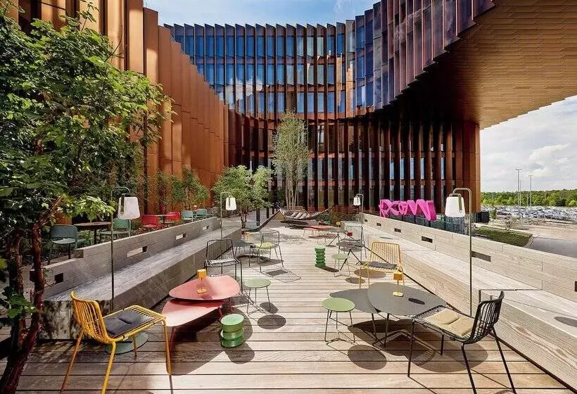 هتل Moxy Luxembourg Airport