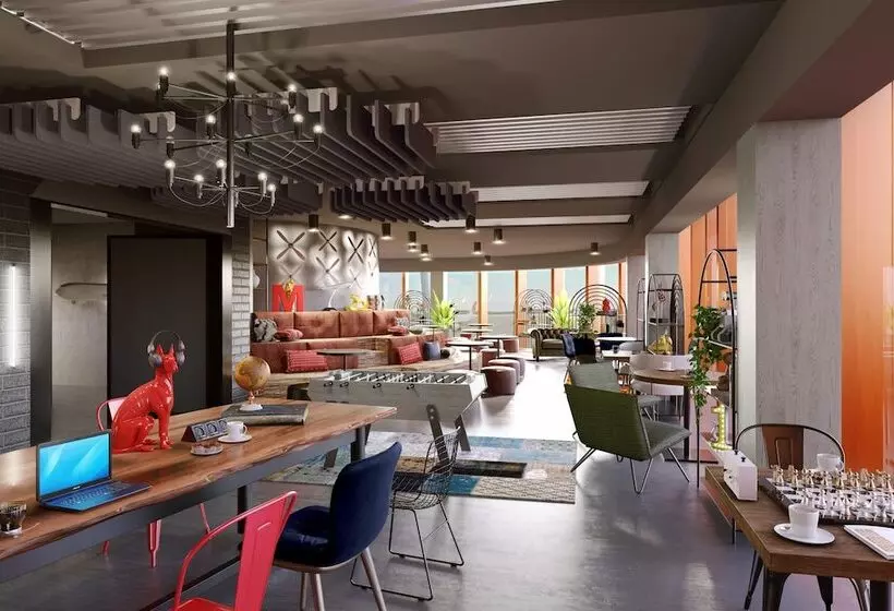 هتل Moxy Luxembourg Airport