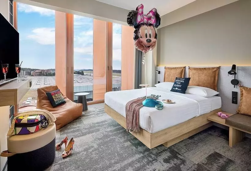 هتل Moxy Luxembourg Airport