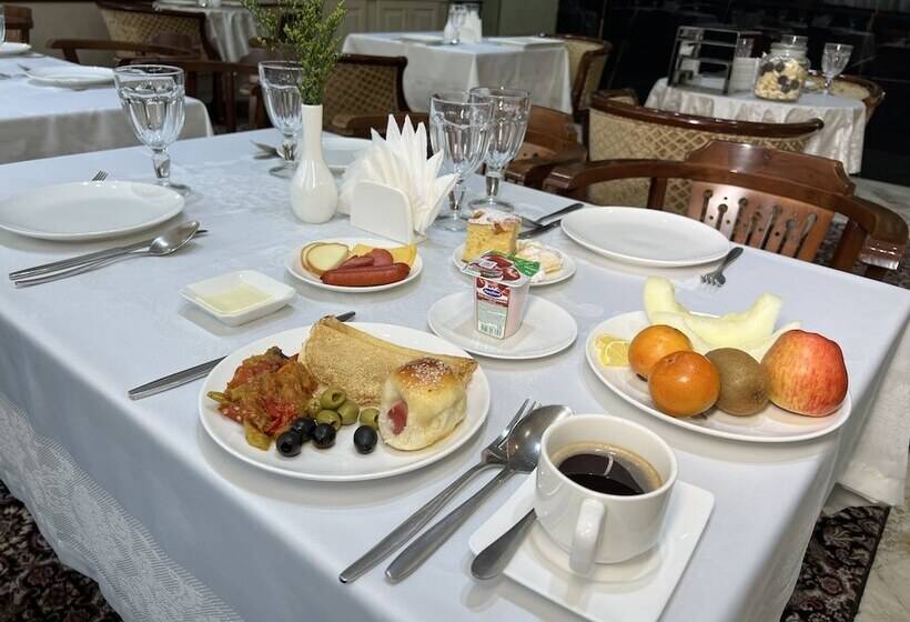 تختخواب و صبحانه Aqua