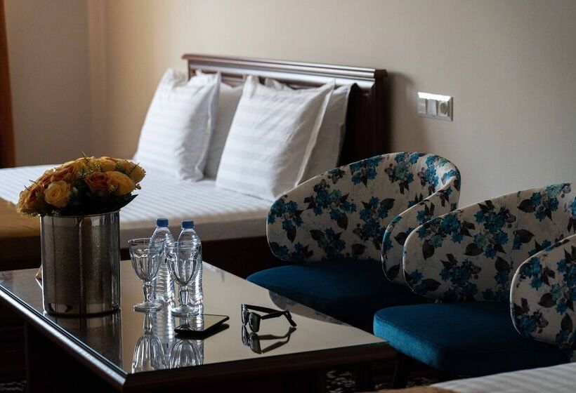 تختخواب و صبحانه Aqua