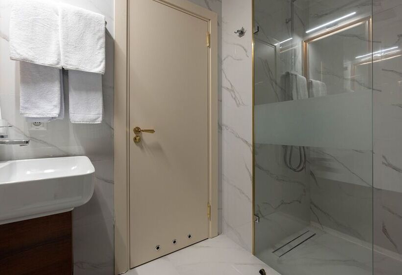 تختخواب و صبحانه Aqua