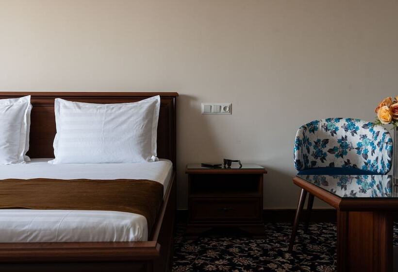 تختخواب و صبحانه Aqua