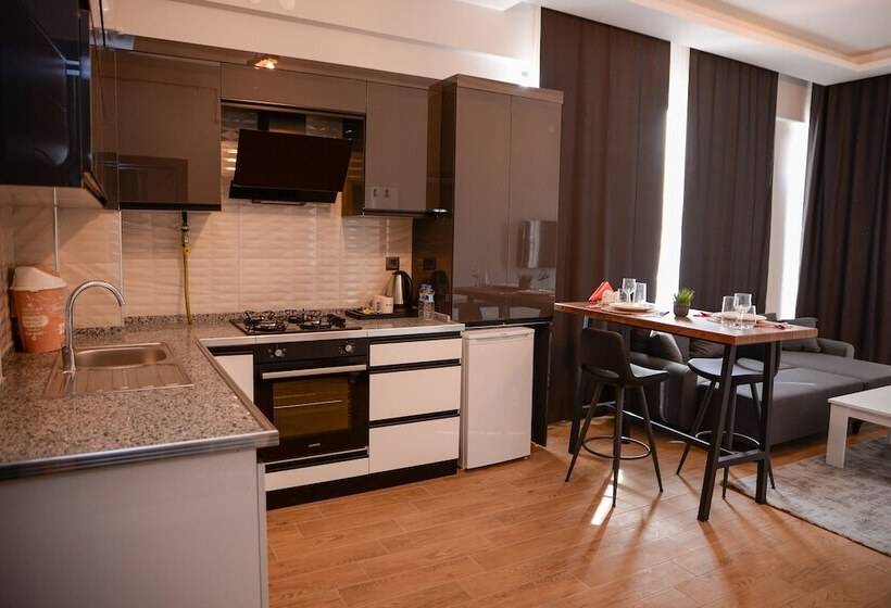 هتل Bosss Business Suite