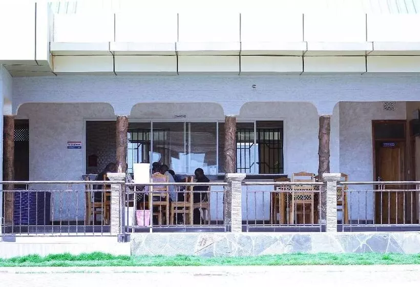 Briston Hotel   Serengeti