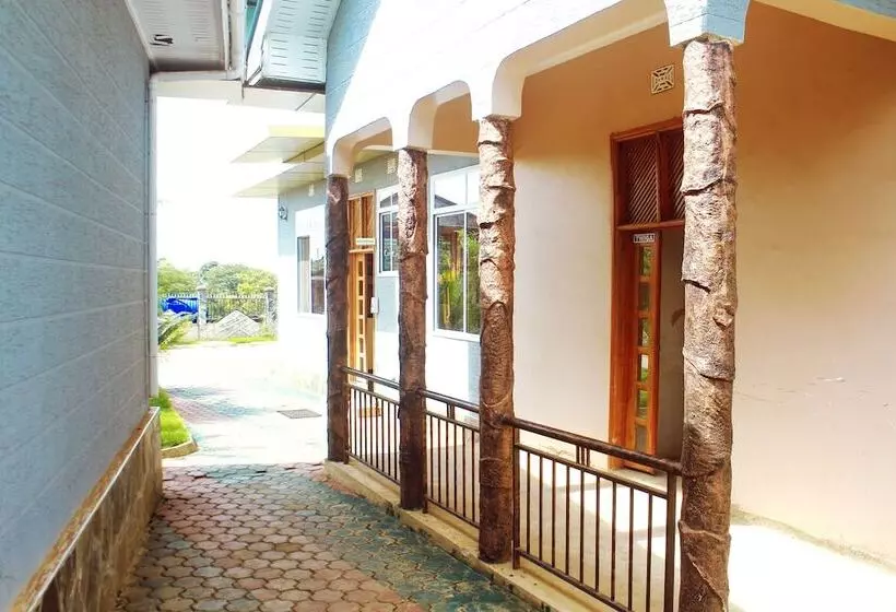 Briston Hotel   Serengeti