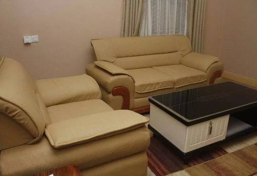 Briston Hotel   Serengeti