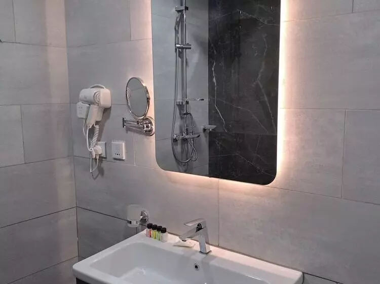 هتل Shitaye Suite