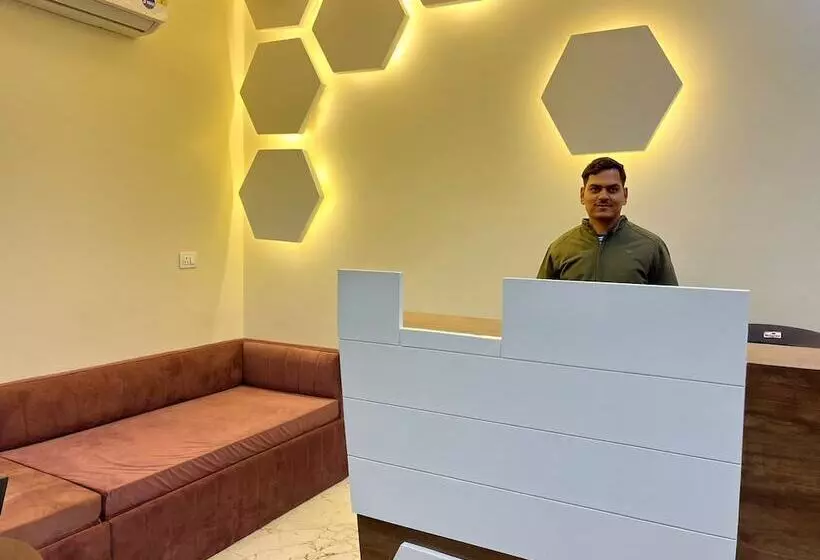 Majatalo Govardhan Inn