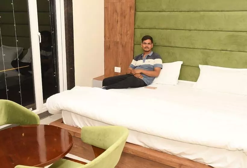 Majatalo Govardhan Inn