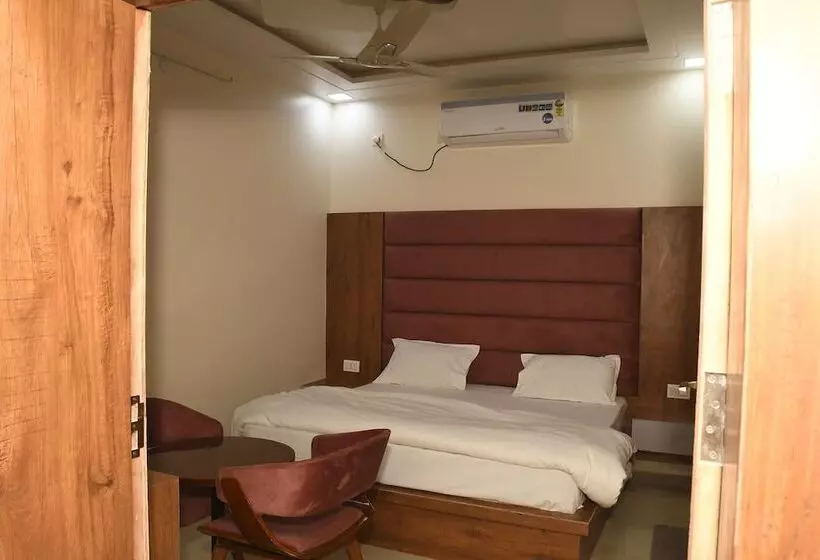 Majatalo Govardhan Inn