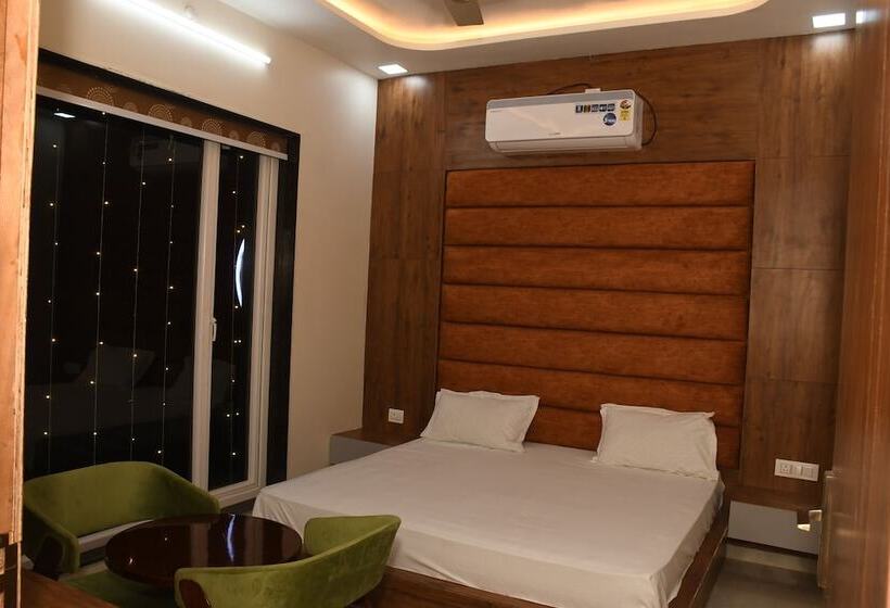 פנסיון Govardhan Inn