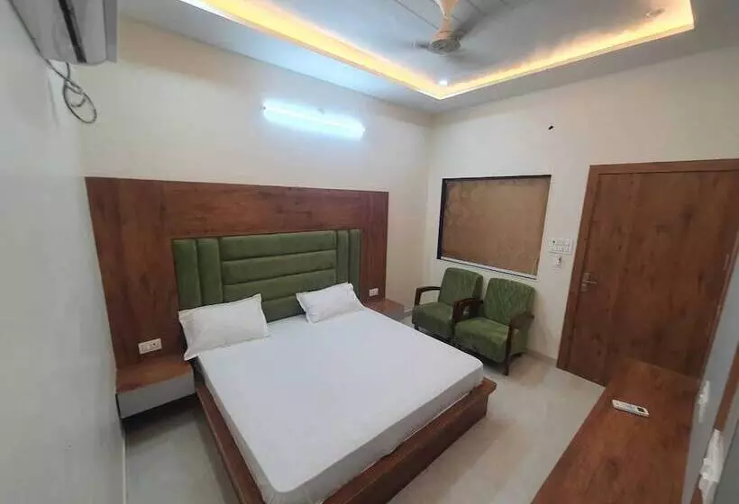 Majatalo Govardhan Inn