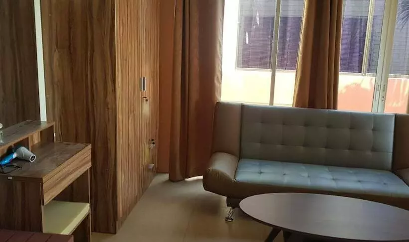 هاستل The Sea View Banchang