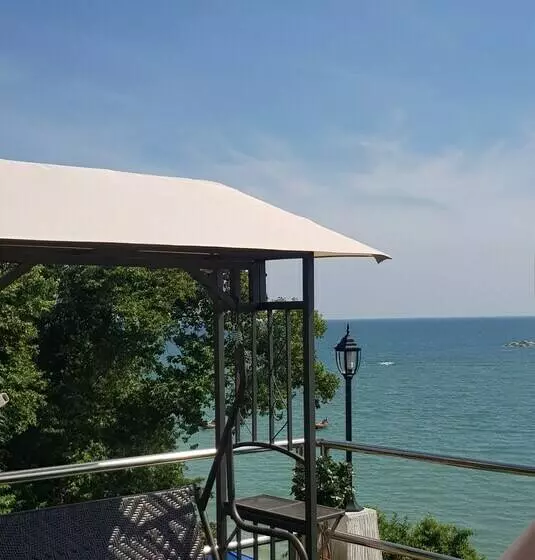 هاستل The Sea View Banchang