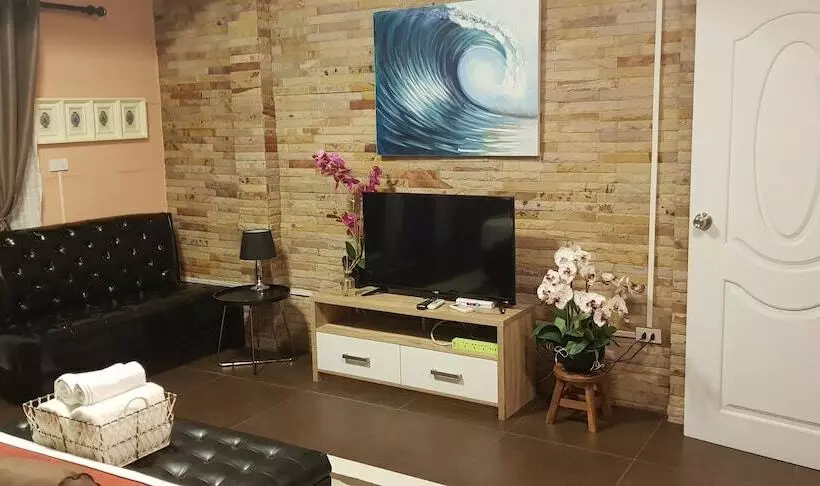 هاستل The Sea View Banchang