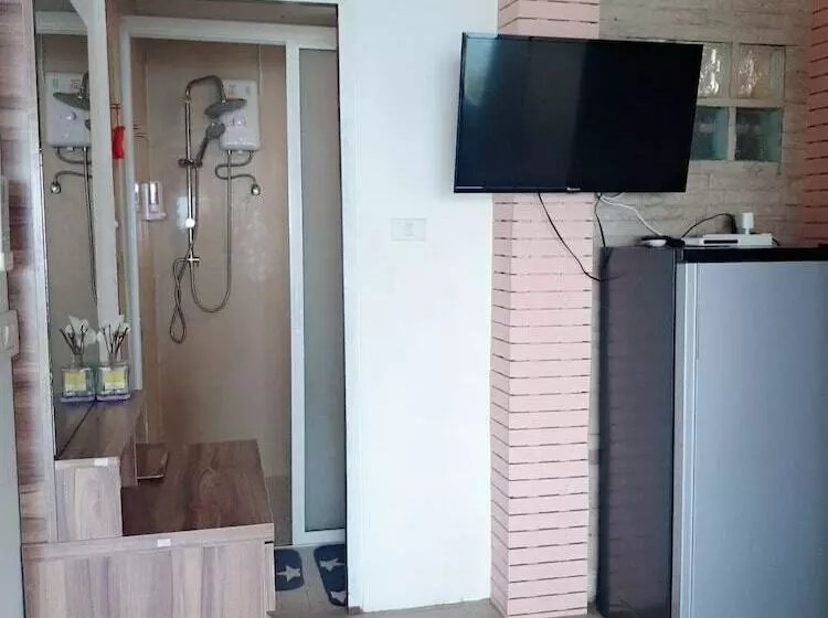 هاستل The Sea View Banchang