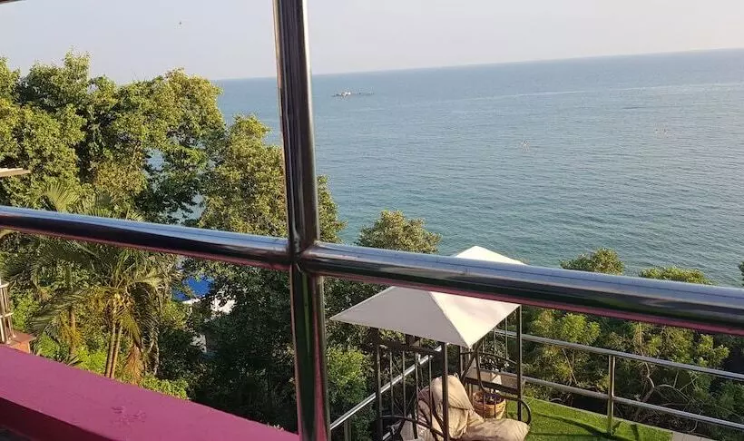 هاستل The Sea View Banchang