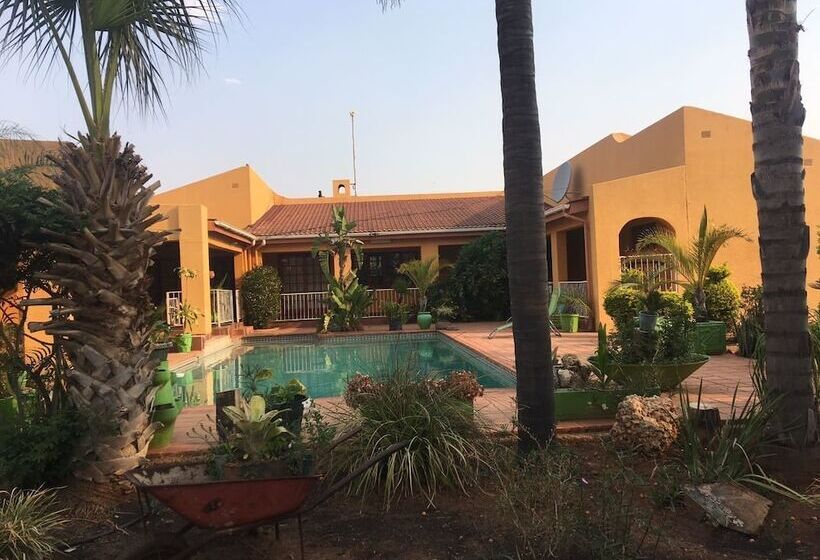 تختخواب و صبحانه Inca Rose Guest House