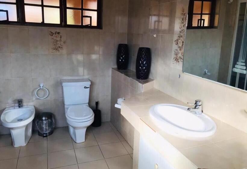 تختخواب و صبحانه Inca Rose Guest House