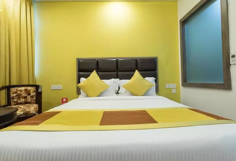 هتل Cosmopolitan  Indore