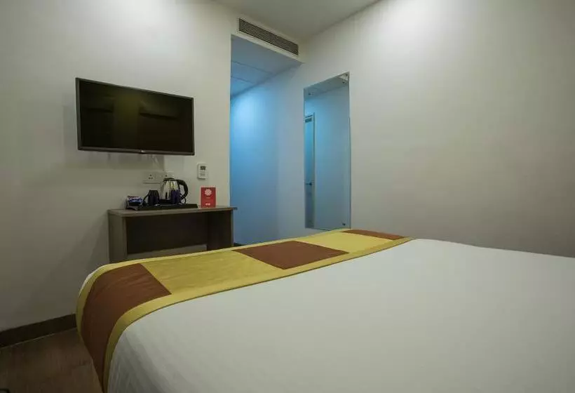 هتل Cosmopolitan  Indore