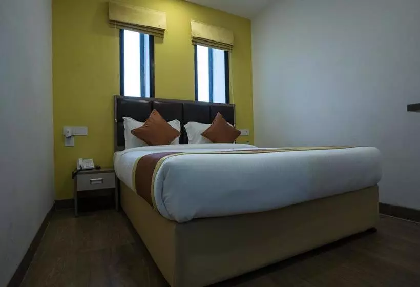 هتل Cosmopolitan  Indore