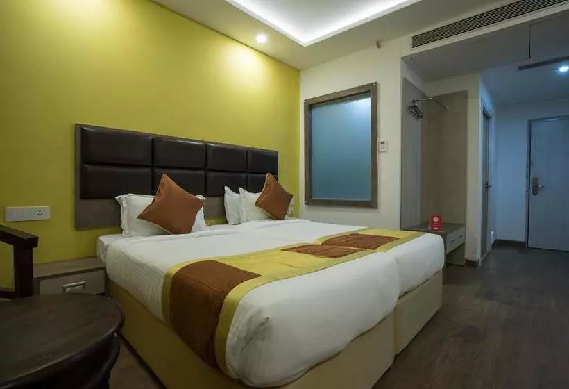هتل Cosmopolitan  Indore