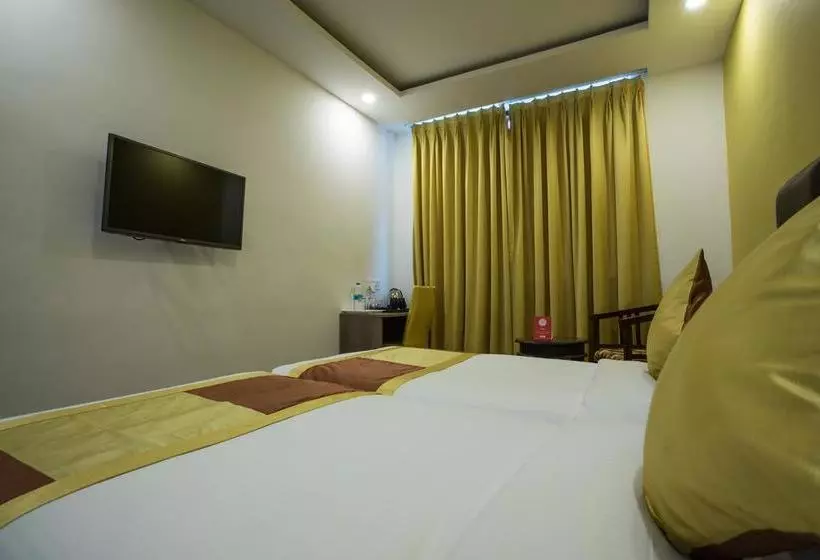 هتل Cosmopolitan  Indore