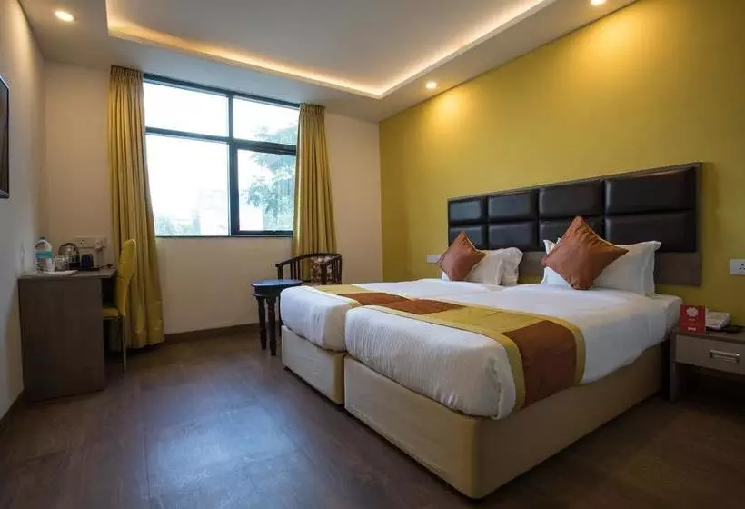 هتل Cosmopolitan  Indore