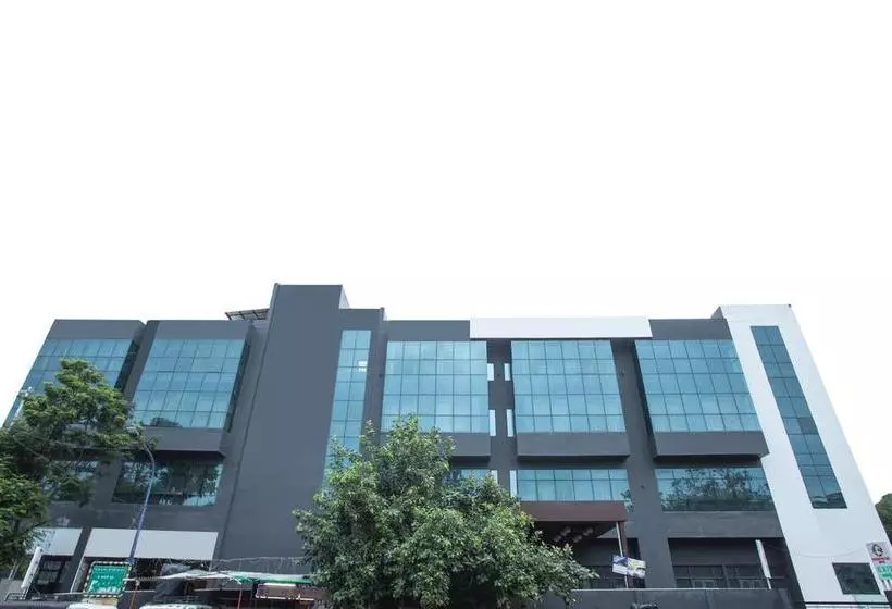 هتل Cosmopolitan  Indore