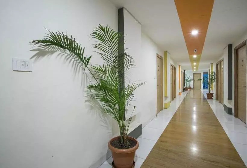 هتل Cosmopolitan  Indore