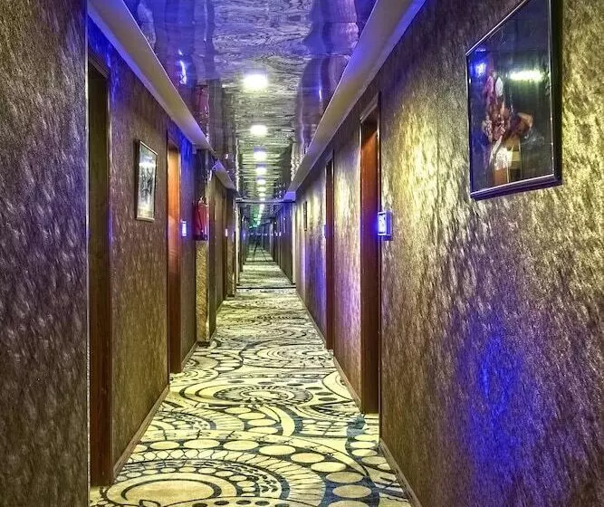 هتل Noorjahan Grand