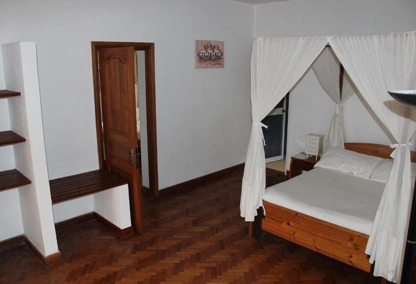 هتل Riviera Garden