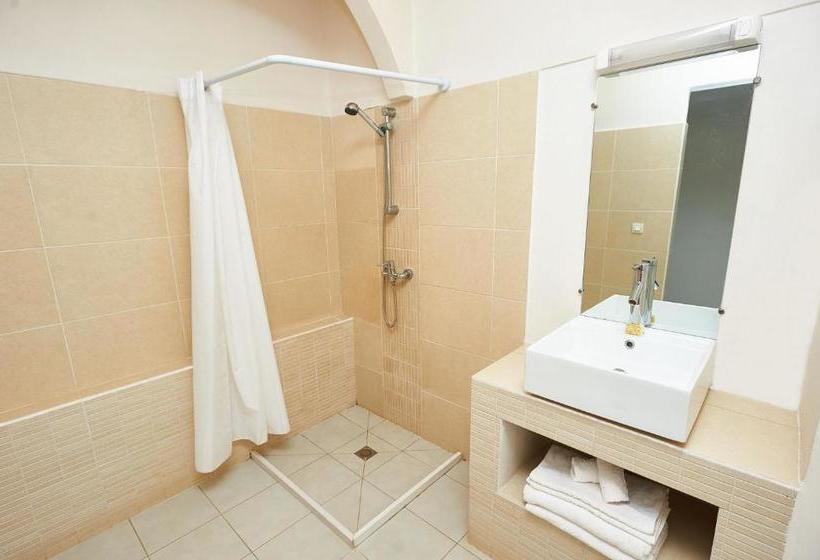 هتل Riviera Garden